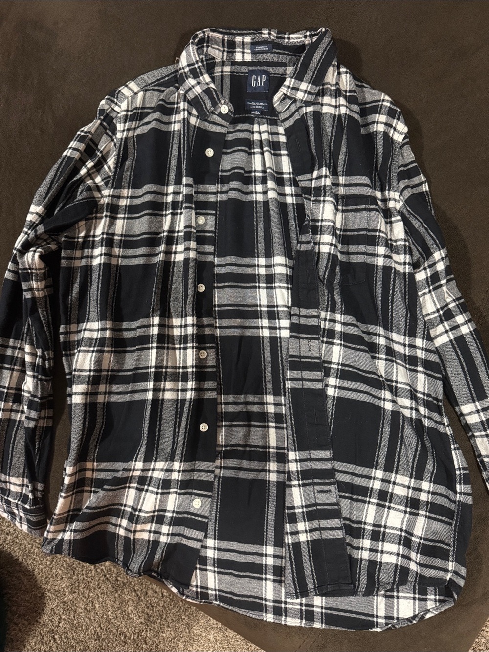 GAP Men’s Black and White Plaid Button-Down Shirt